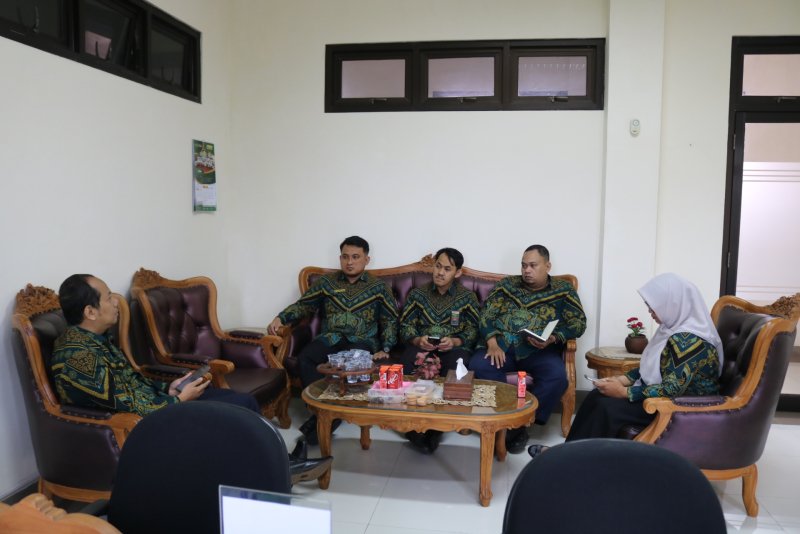 Perkuat Sinergi Internal Kesekretariatan PA Ngawi Gelar Rapat Matangkan Rencana Kerja