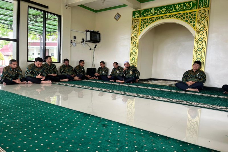SAPUAN, S.H.I., M.H. Sampaikan Pentingnya Al-Qur’an dan Hadis dalam Tausiyah Ramadan PA Ngawi