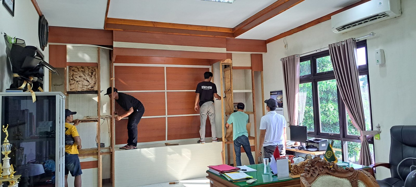 Bongkar Backdrop Waka 11 Mei 2026